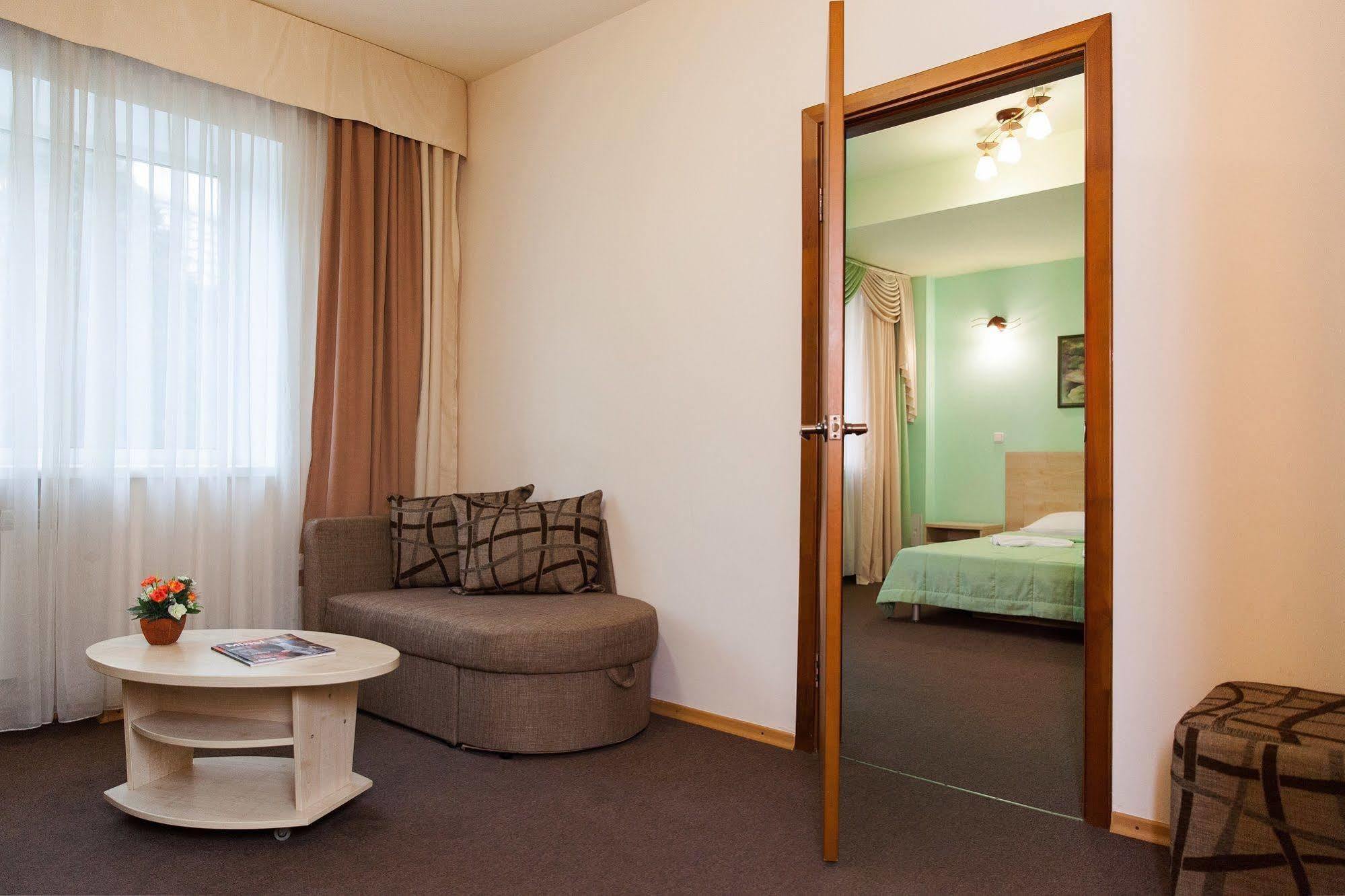 U Fontana Hotel Μινσκ Εξωτερικό φωτογραφία