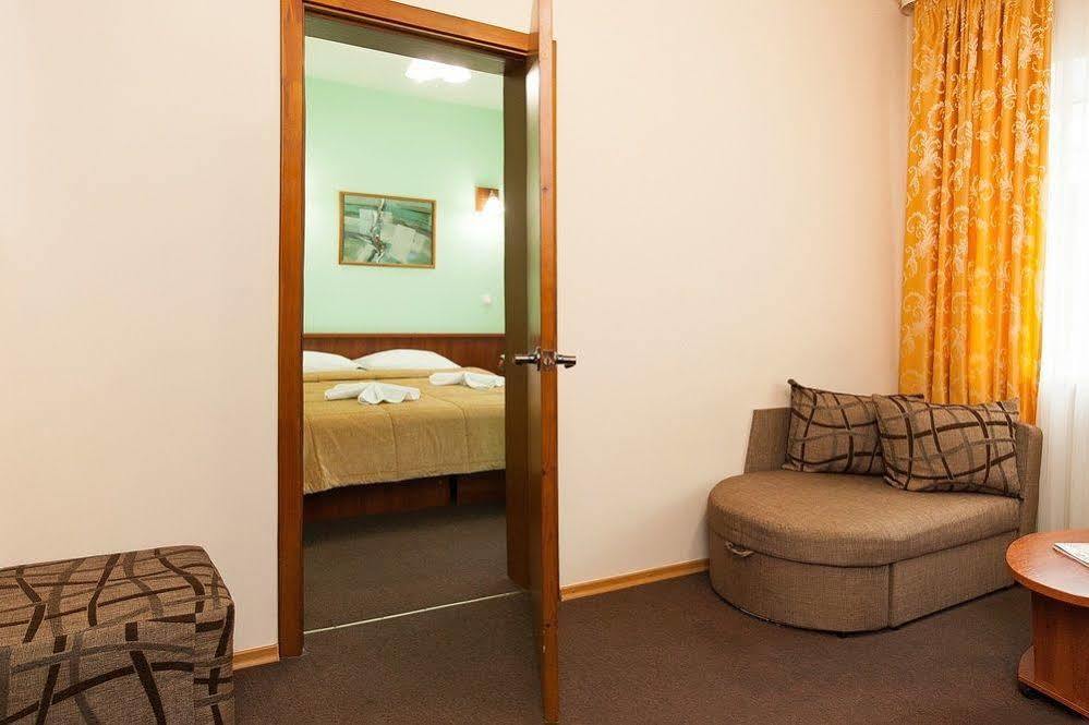 U Fontana Hotel Μινσκ Εξωτερικό φωτογραφία