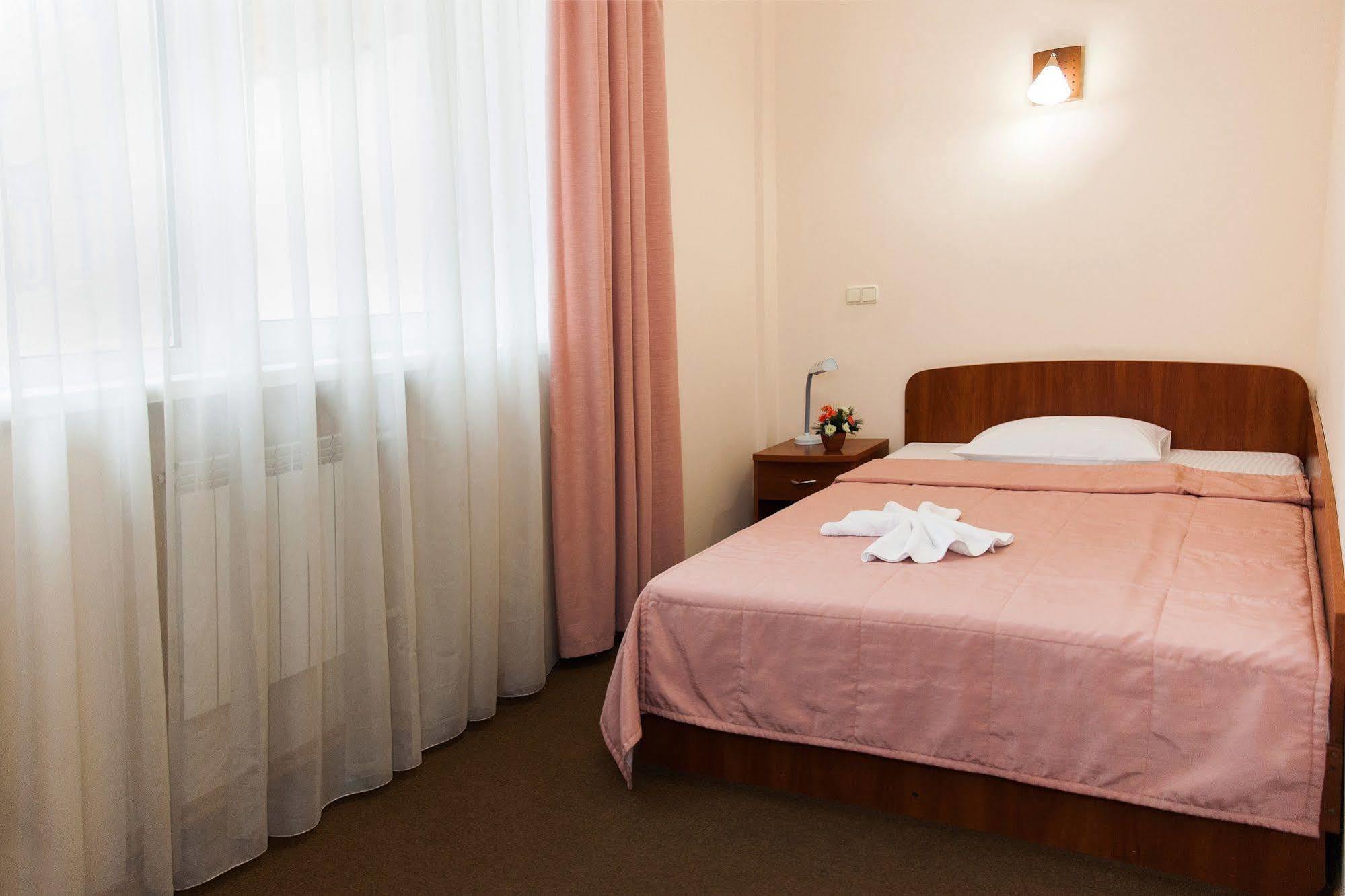 U Fontana Hotel Μινσκ Εξωτερικό φωτογραφία