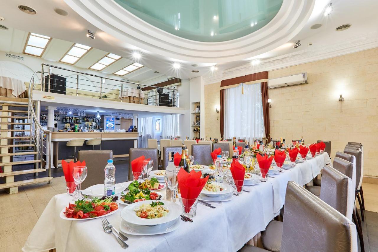 U Fontana Hotel Μινσκ Εξωτερικό φωτογραφία